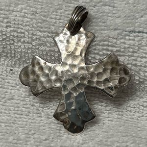 Barse 925 silver cross pendant.